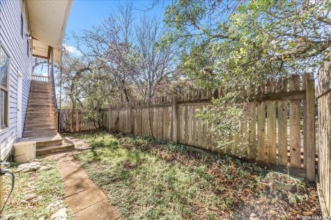 2748 Lakeshore Canyon Lake TX 78133