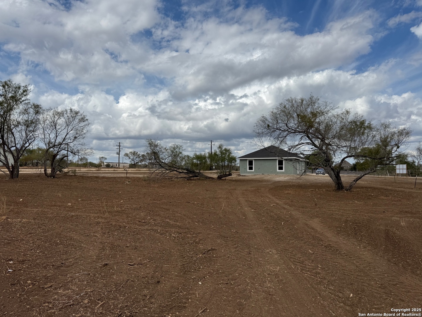 1416 Corgey Road Pleasanton TX 78064