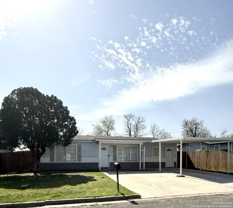 1504 E Bowie Street Beeville TX 78102