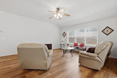 15623 Hastings Park Selma TX 78154