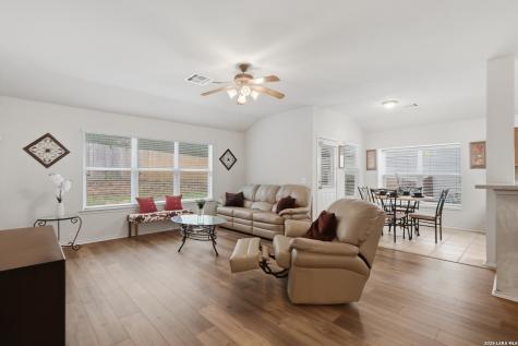 15623 Hastings Park Selma TX 78154