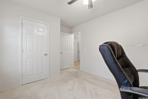 15623 Hastings Park Selma TX 78154