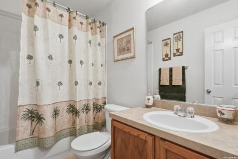 15623 Hastings Park Selma TX 78154