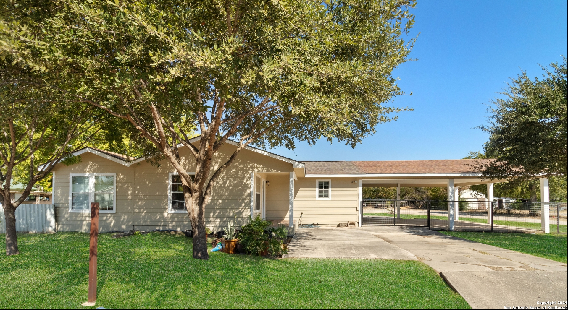 1247 W Pyron Avenue San Antonio TX 78211