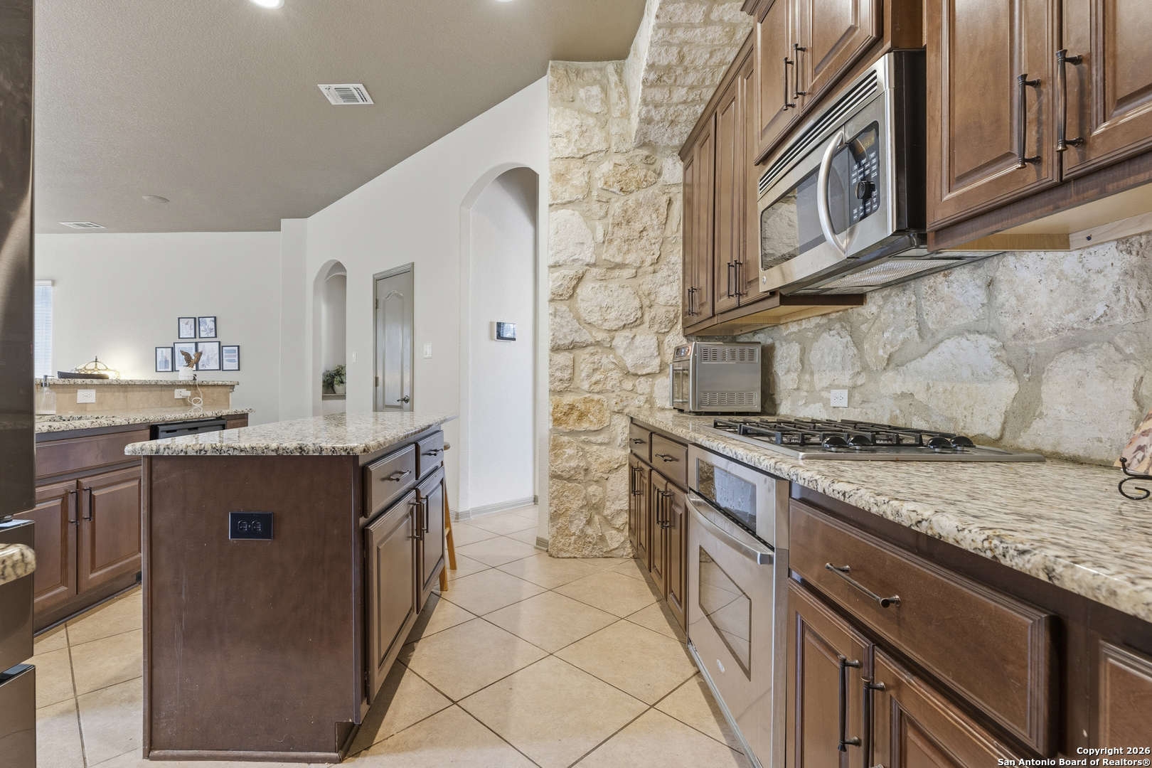 26202 Dark Horse San Antonio TX 78260