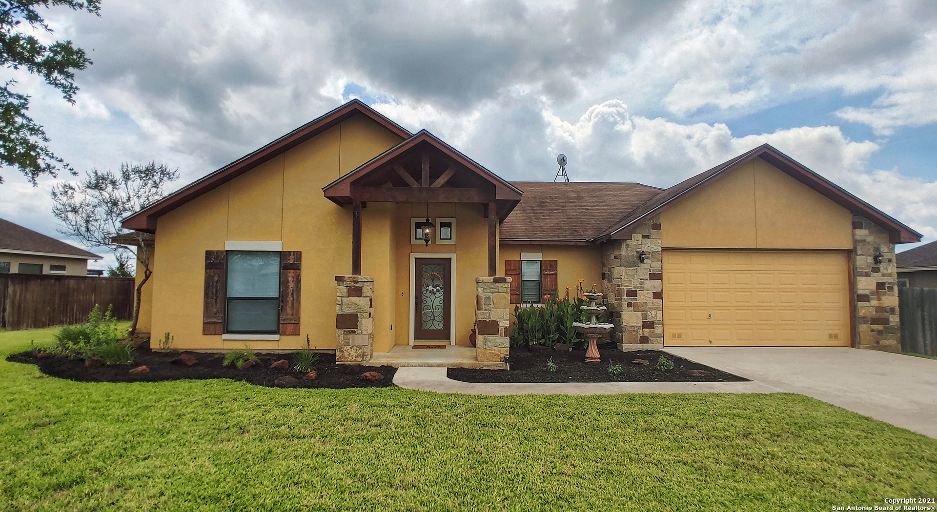 555 Bonita Creek Drive Pleasanton TX 78064