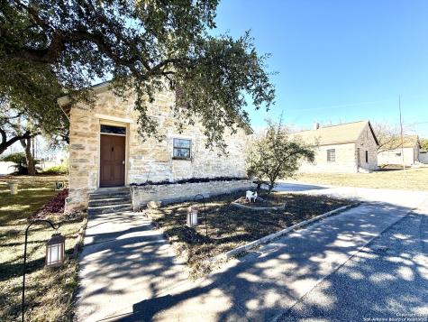 1 Mackenzie Brackettville TX 78832