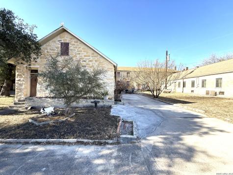 1 Mackenzie Brackettville TX 78832