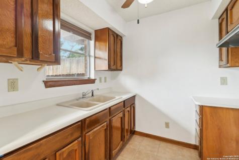 1551 Pebble Beach Lakehills TX 78063