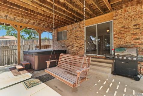 1551 Pebble Beach Lakehills TX 78063