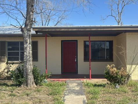 237 Kelly Street Poteet TX 78065