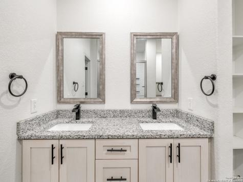 656 Fawn Spring Branch TX 78070