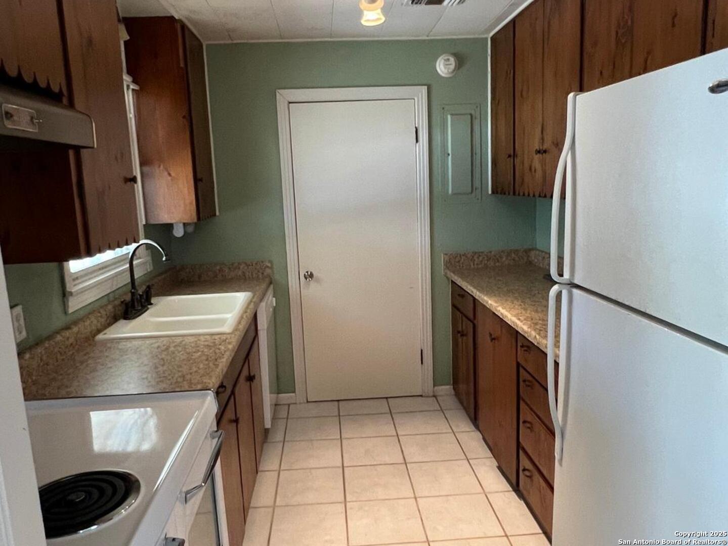 702 Esplanade Karnes City TX 78118