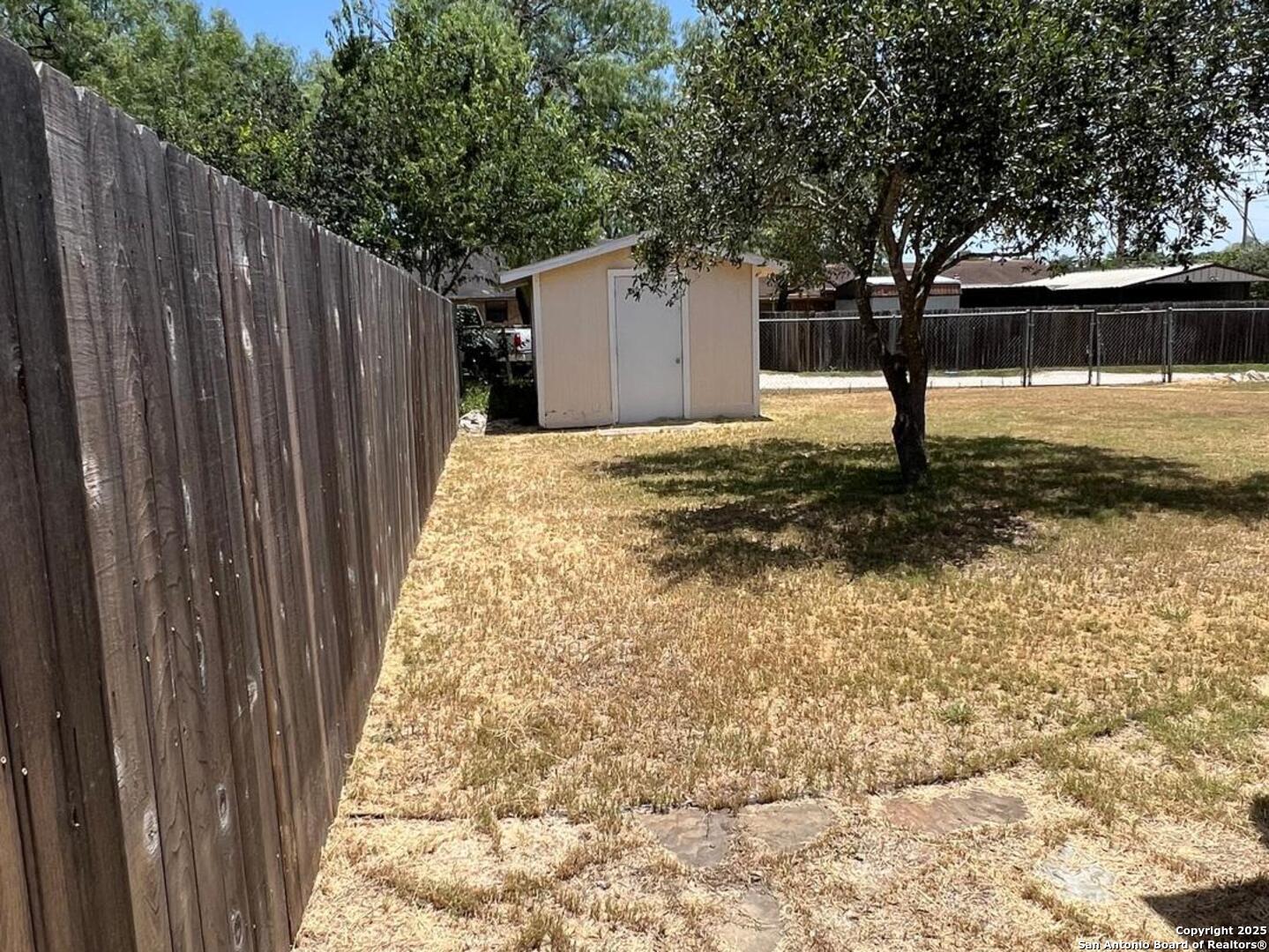 702 Esplanade Karnes City TX 78118