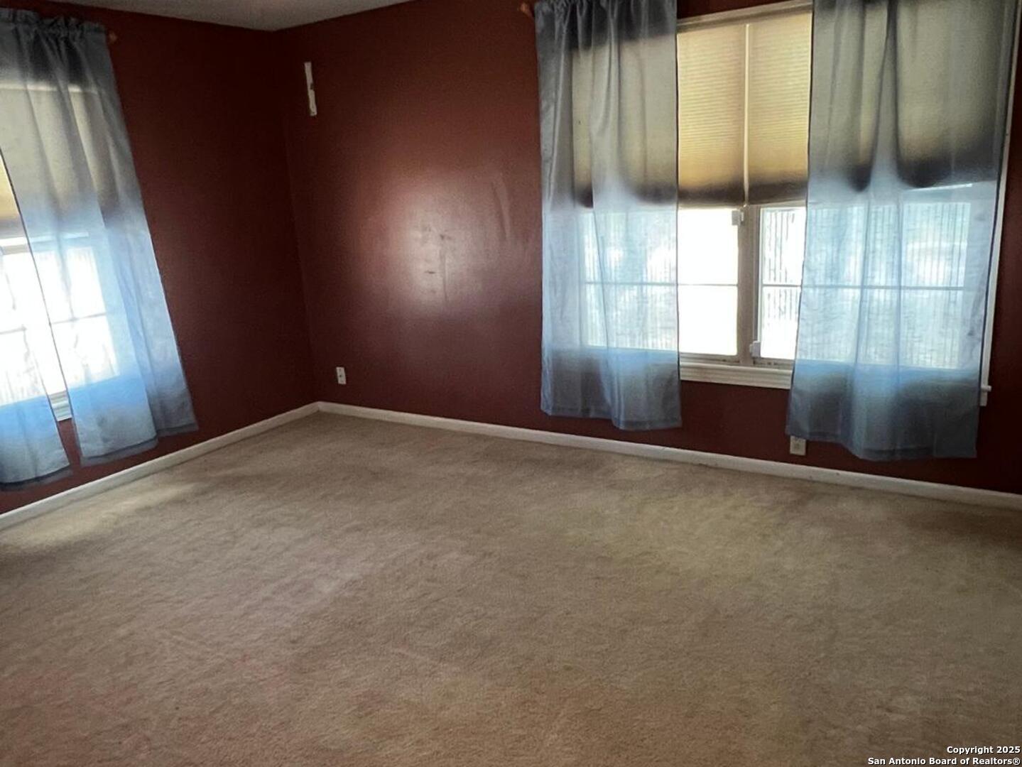 702 Esplanade Karnes City TX 78118