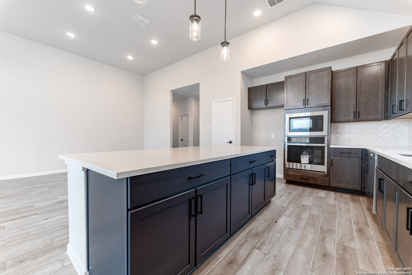 154 Ednie Lane Mico TX 78066