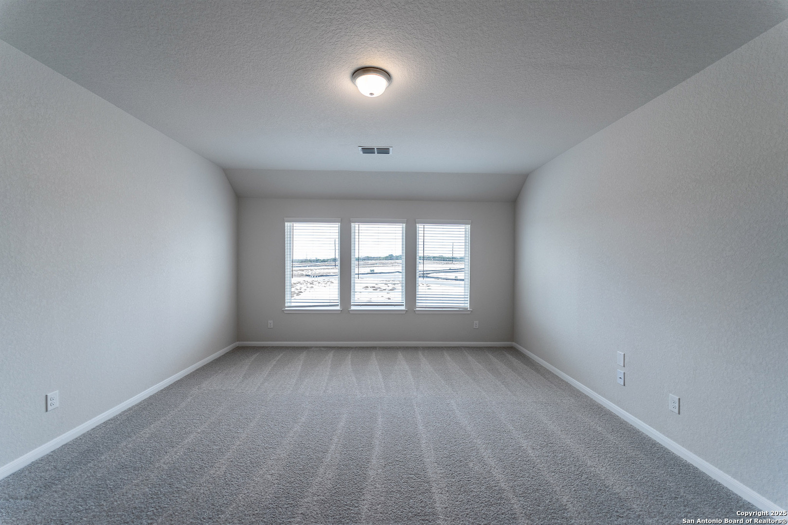 154 Ednie Lane Mico TX 78066