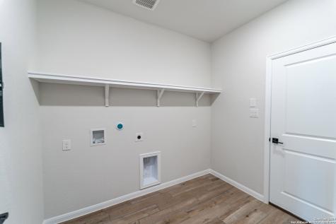 154 Ednie Lane Mico TX 78066
