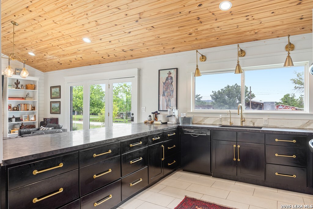 121 Simpson Road Comfort TX 78013