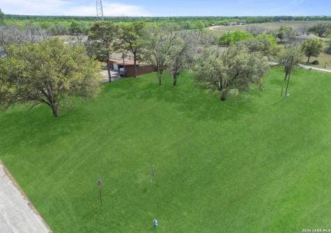 1900 Chukar Street Floresville TX 78114