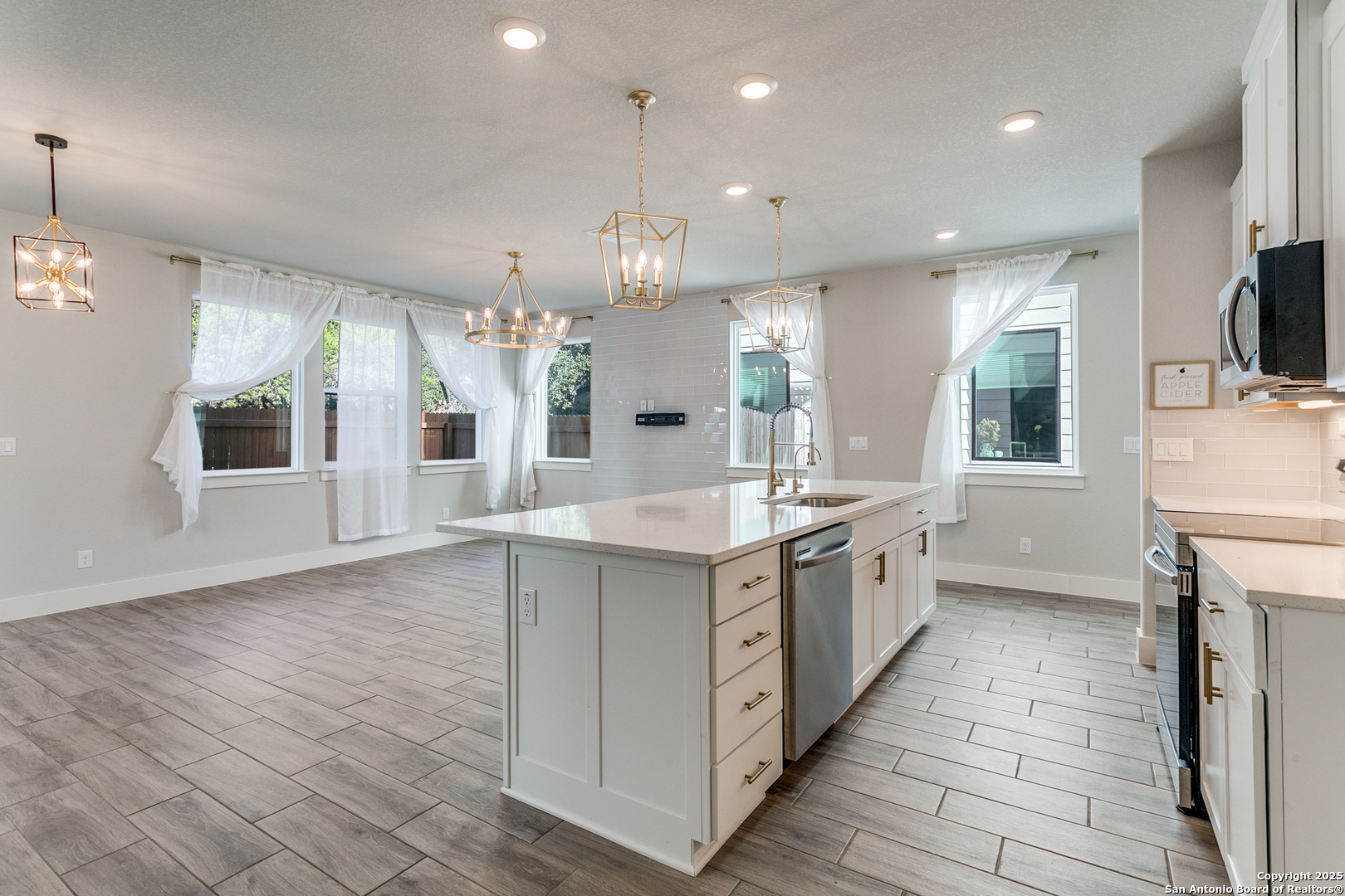 16011 Babcock Road #4 San Antonio TX 78255