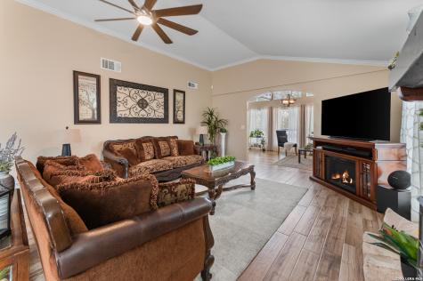 101 Hunters Glen San Marcos TX 78666