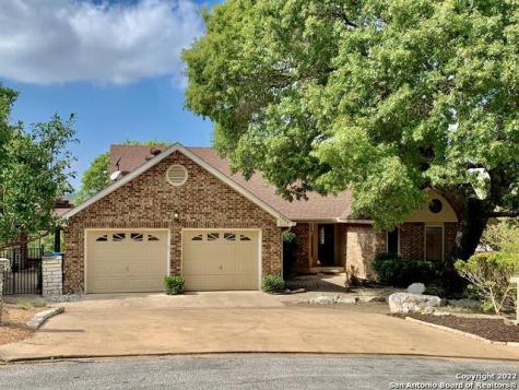 1304 Malibu Drive Kerrville TX 78028