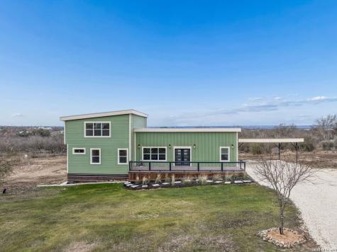 300 County Road 5781 Castroville TX 78009