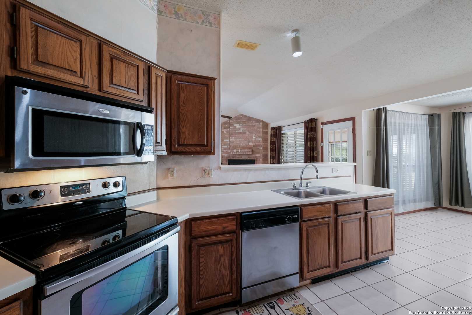 7703 Forest Fern Live Oak TX 78233