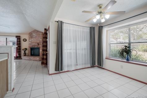 7703 Forest Fern Live Oak TX 78233