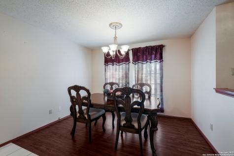 7703 Forest Fern Live Oak TX 78233