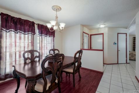 7703 Forest Fern Live Oak TX 78233