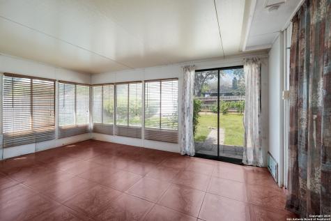 7703 Forest Fern Live Oak TX 78233