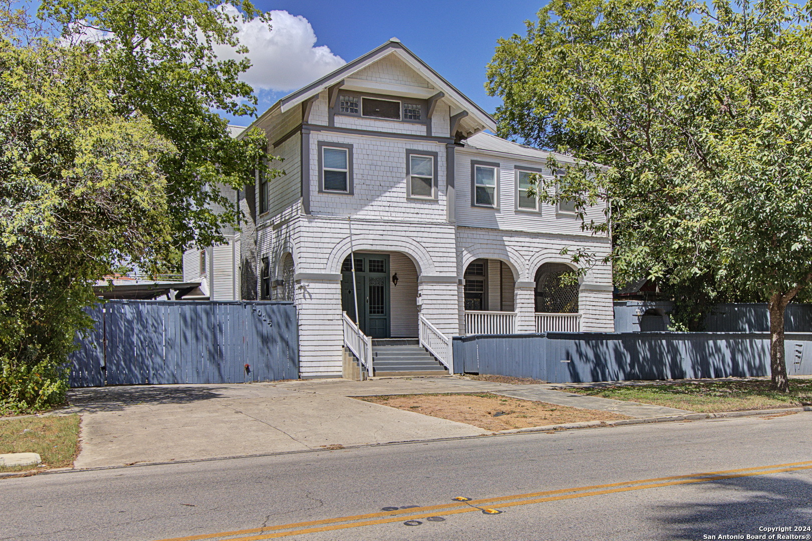 1015 W Woodlawn Avenue San Antonio TX 78201