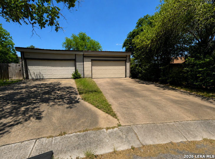 8450 Dixon Ridge Drive San Antonio TX 78239