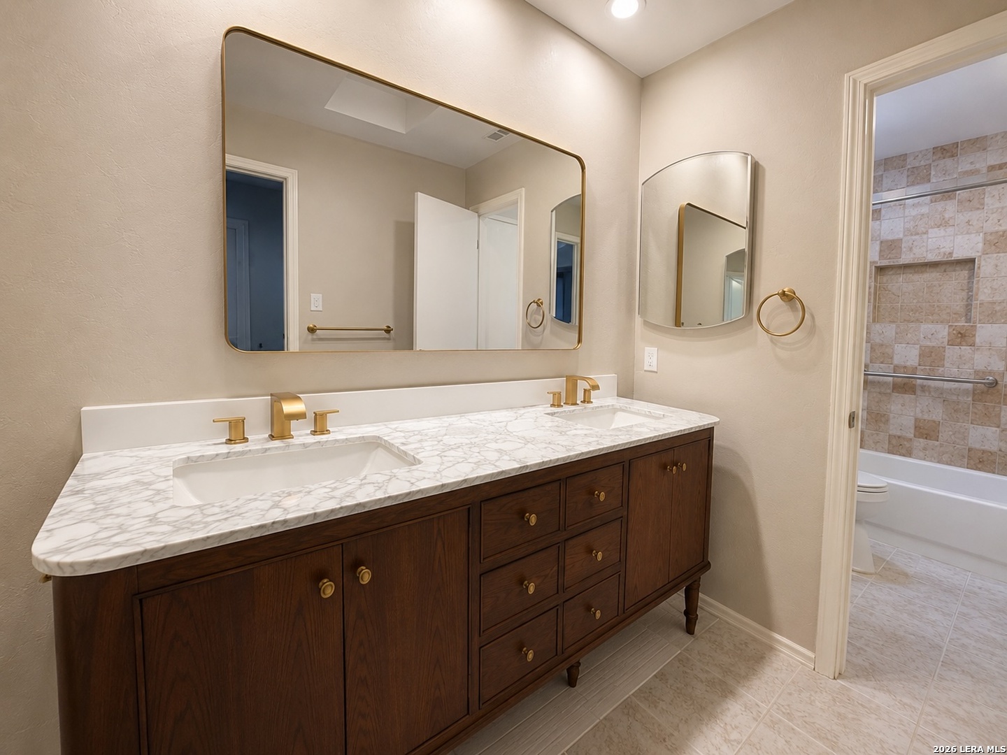 2119 Crested Walk San Antonio TX 78231