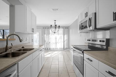 9442 Cliff Way San Antonio TX 78250