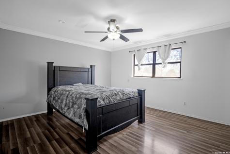 9442 Cliff Way San Antonio TX 78250