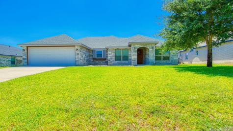 108 Parkcrest Floresville TX 78114