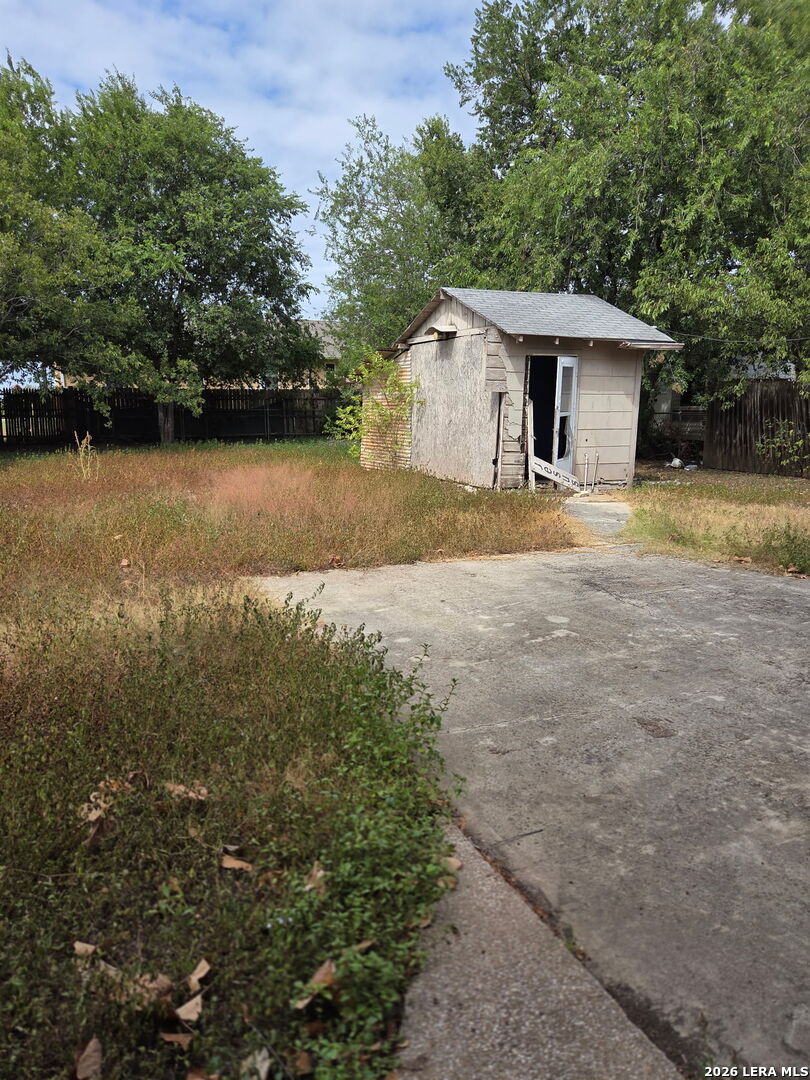 901 E Dullnig Court San Antonio TX 78223