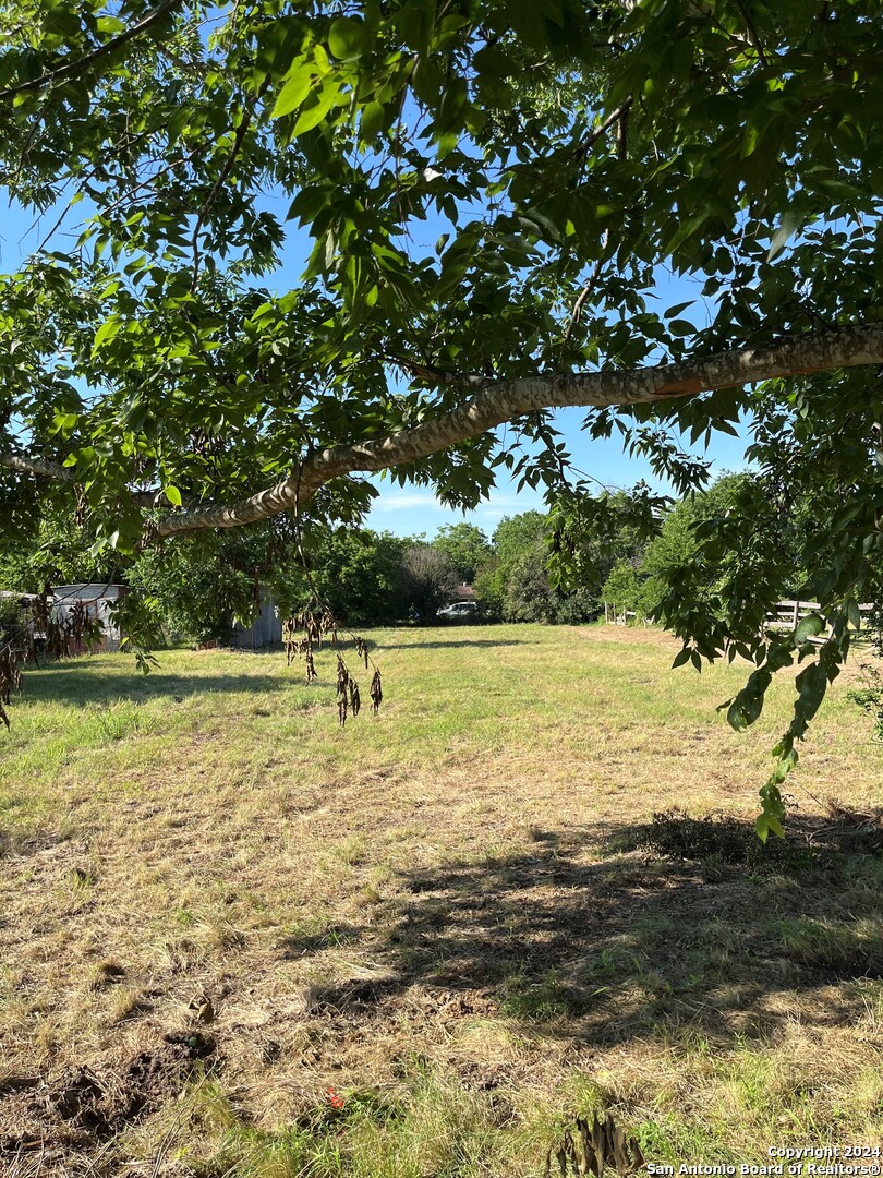 557 Collins Street Seguin TX 78155