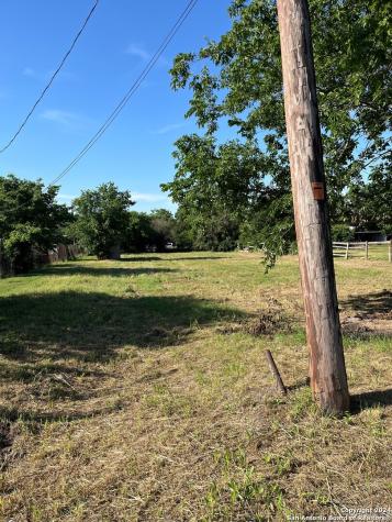 557 Collins Street Seguin TX 78155