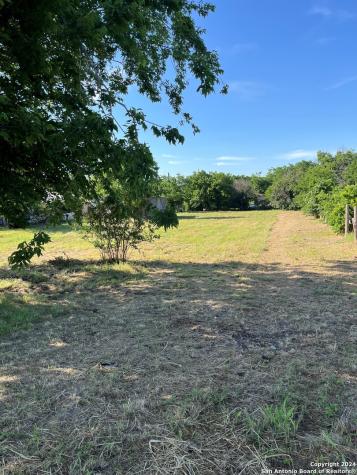 557 Collins Street Seguin TX 78155