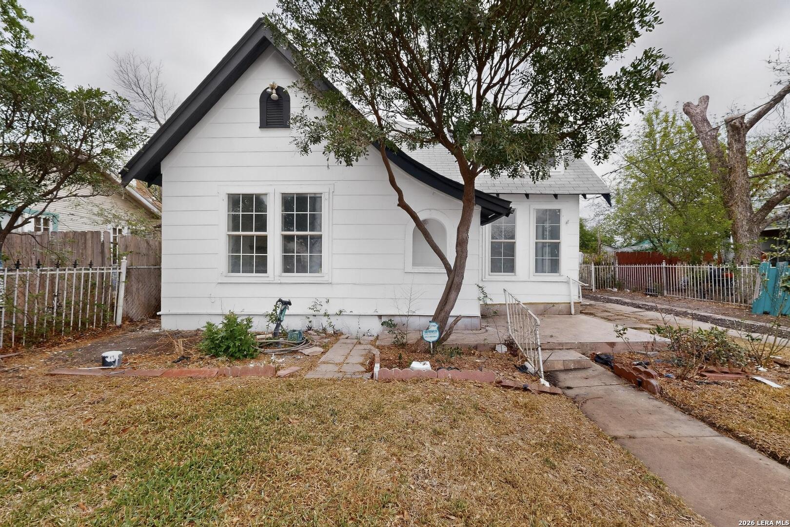 3019 W Houston San Antonio TX 78207