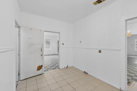 3019 W Houston San Antonio TX 78207