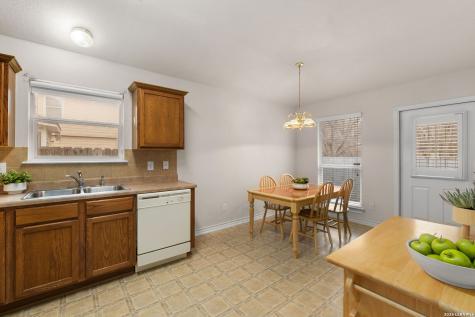 714 Sycamore Moon San Antonio TX 78216
