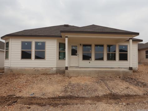 1033 Eagle Crossing Seguin TX 78155