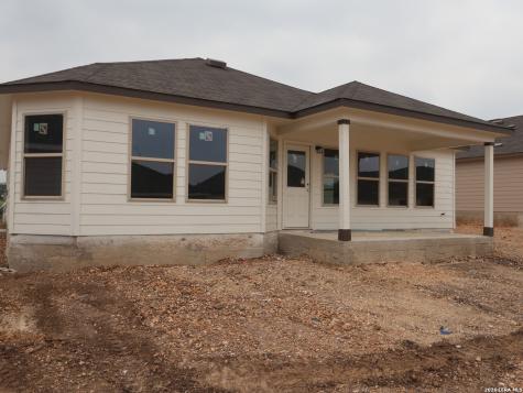 1033 Eagle Crossing Seguin TX 78155