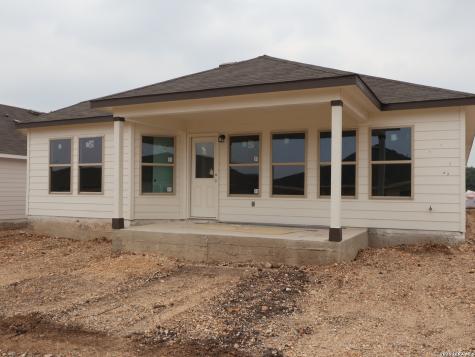 1033 Eagle Crossing Seguin TX 78155