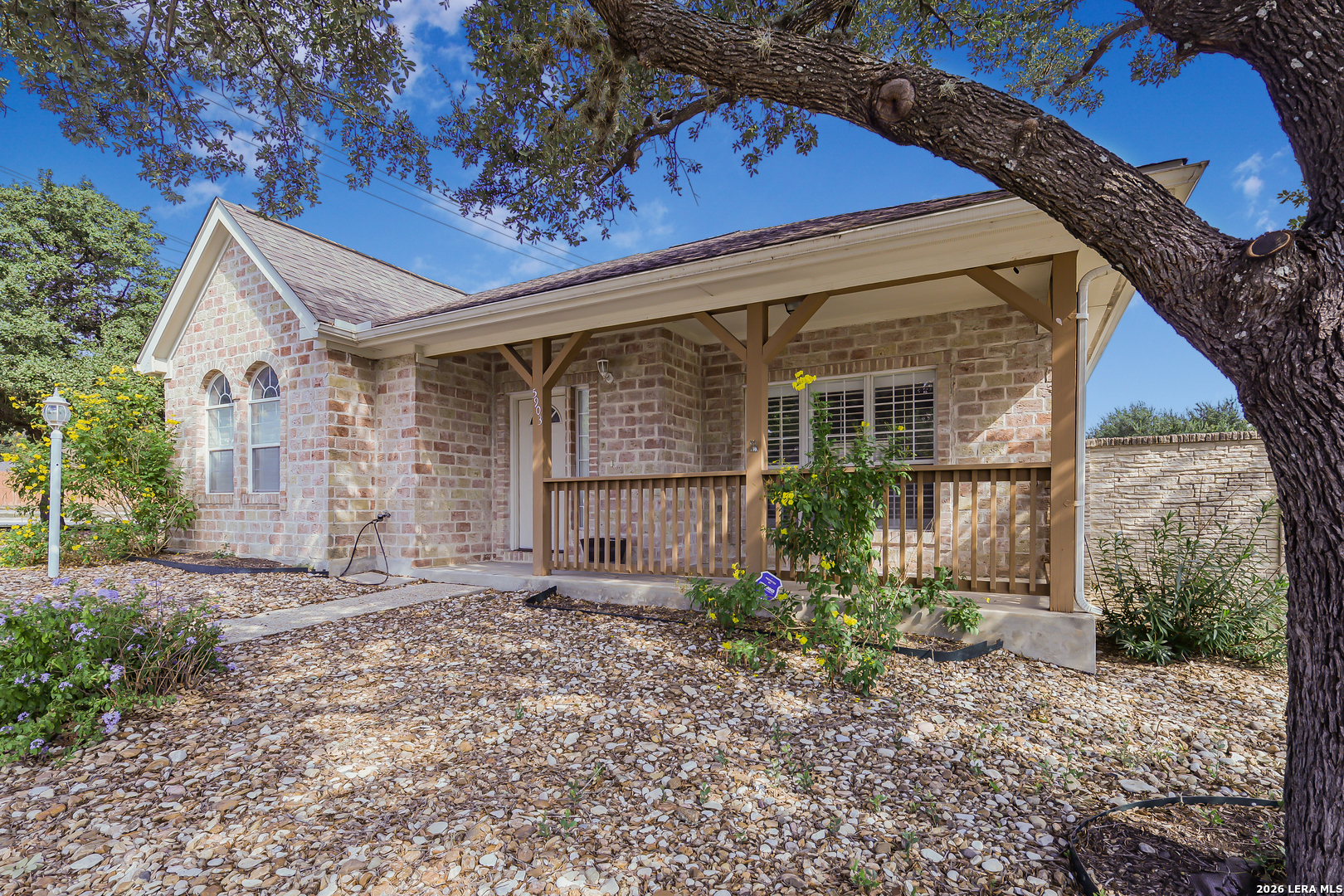 5903 Brook Falls Windcrest TX 78239